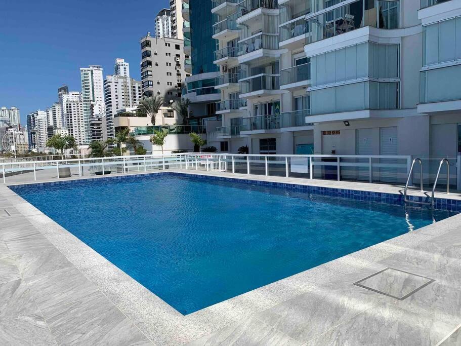 Fantastico Com Piscina E Linda Vista Apartamento